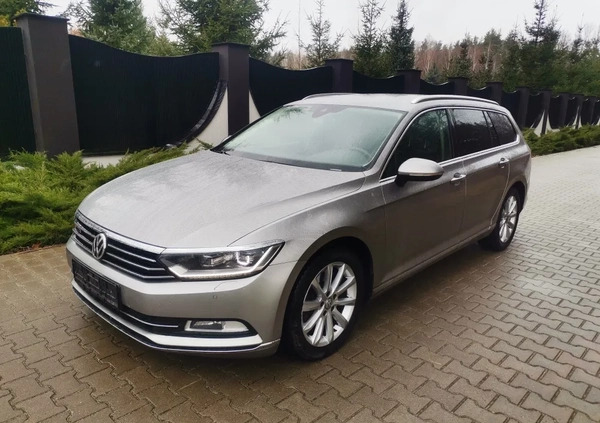 Volkswagen Passat cena 63999 przebieg: 245000, rok produkcji 2015 z Słubice małe 211